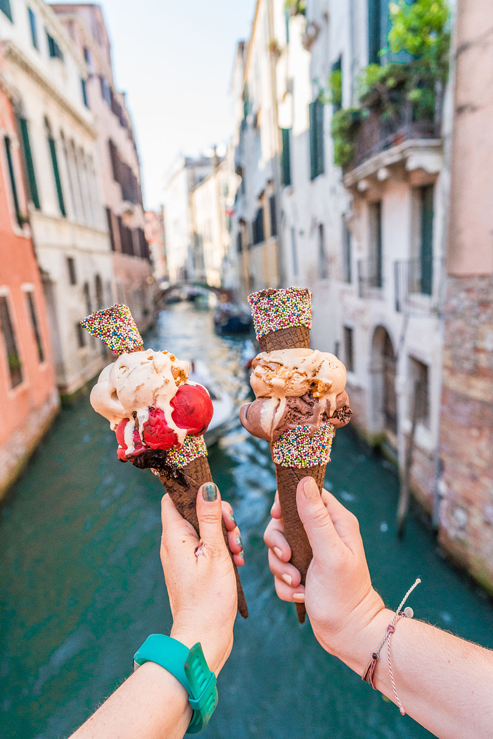 Check-in với gelato là một trong những điều cần làm khi đến Italy. Ảnh: I Heart Italy